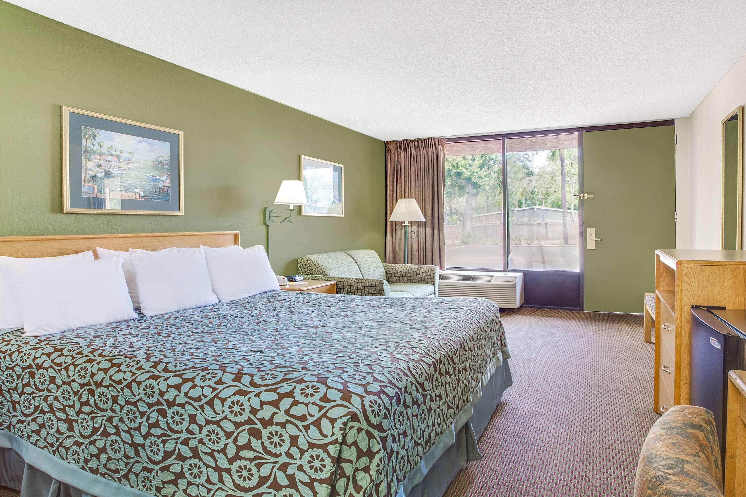 Days Inn By Wyndham Bradenton - Near The Gulf Extérieur photo