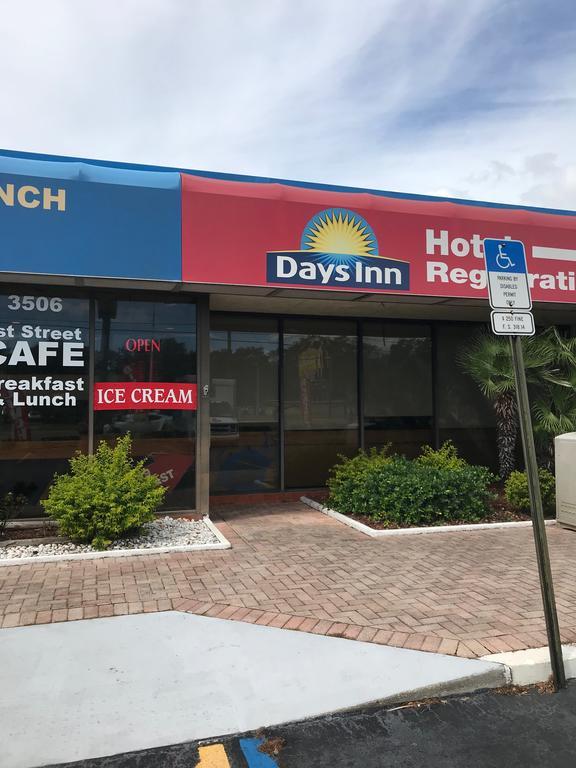 Days Inn By Wyndham Bradenton - Near The Gulf Extérieur photo